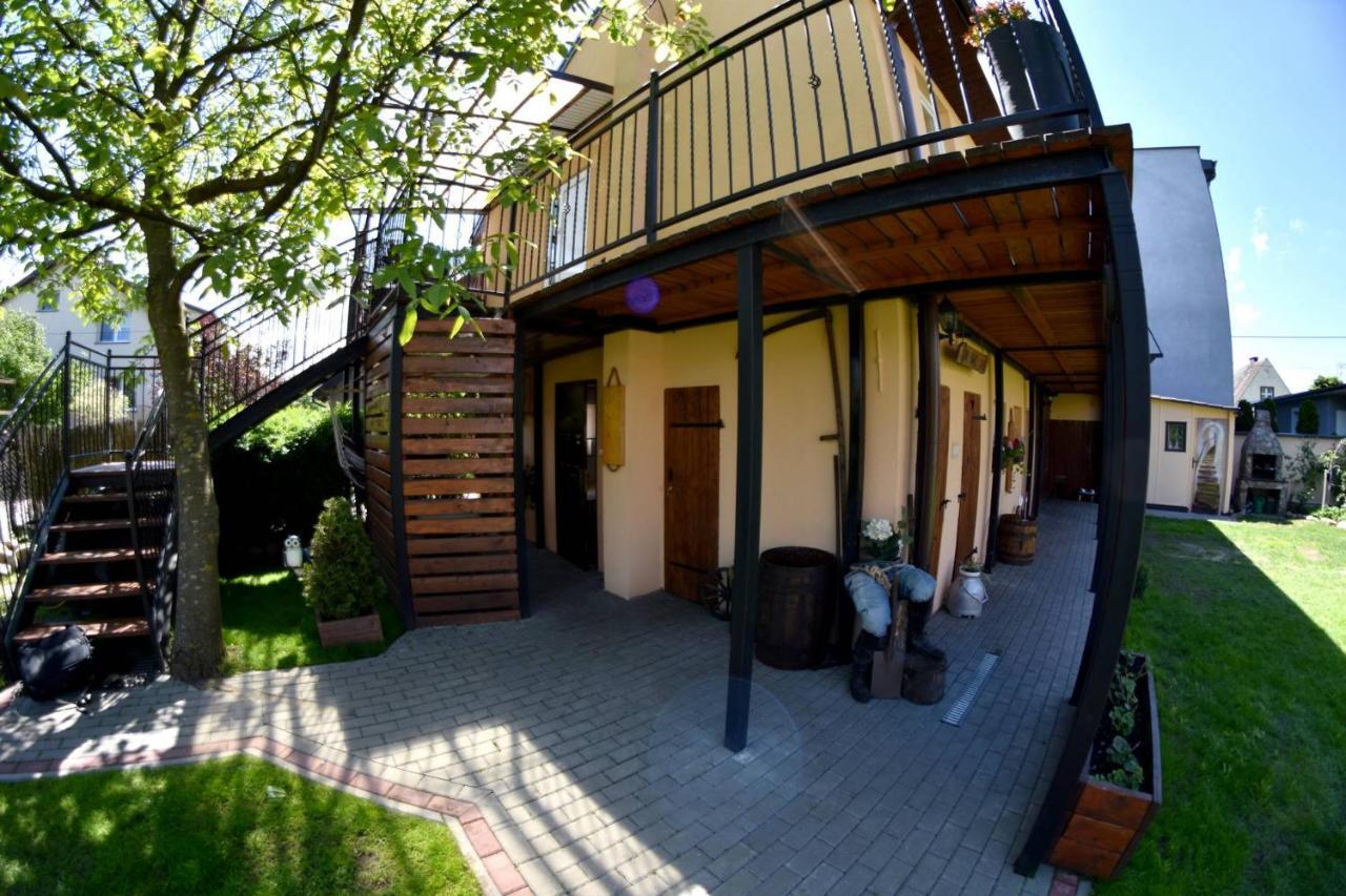 Pokoje Goscinne Ewela Leba Bagian luar foto